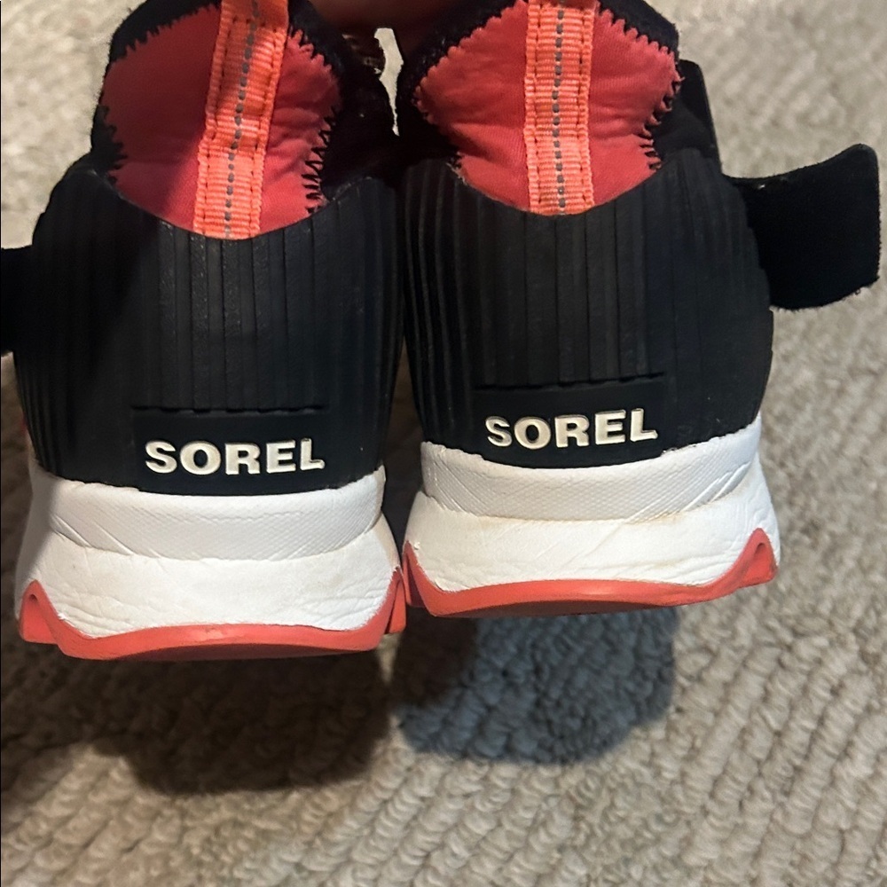 Sorel Stylish Black and Red Womens Shoes - Picture 4 of 10